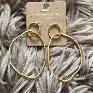 NWT! Now available dangle Earrings!